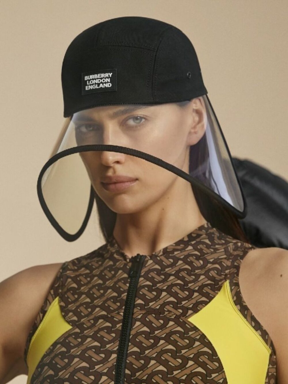 Burberry Logo Bonnet Bucket Hat Clear Visor Size M NEW